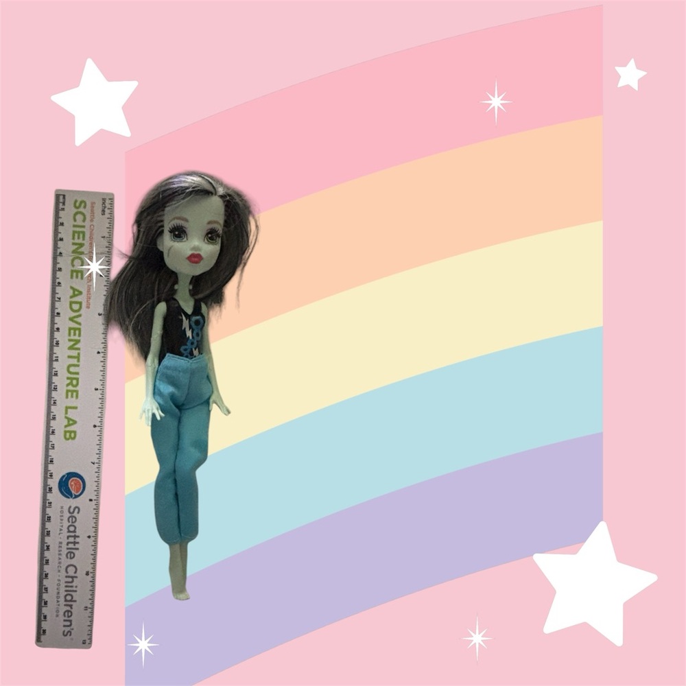 Monster High Frankie Stein 2015 Doll Gray Hair Blue Green Eyes Ghoul Spirit